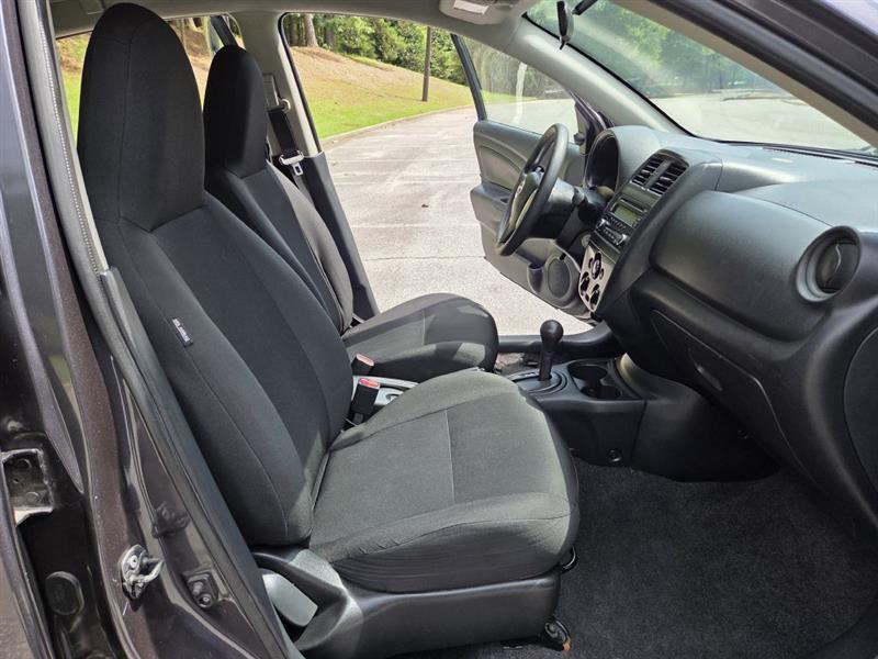 Nissan Versa  2015