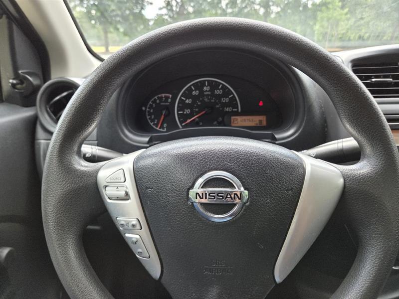 Nissan Versa  2015