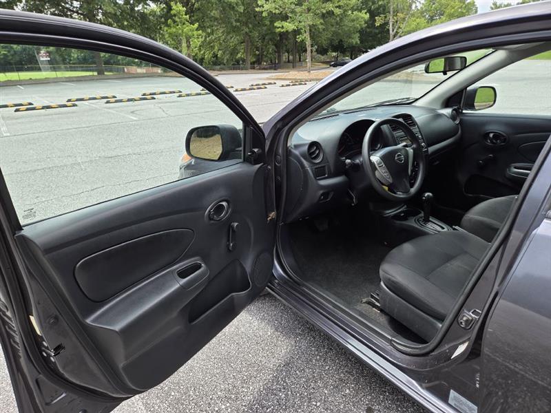 Nissan Versa  2015