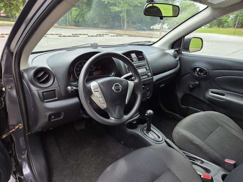 Nissan Versa  2015