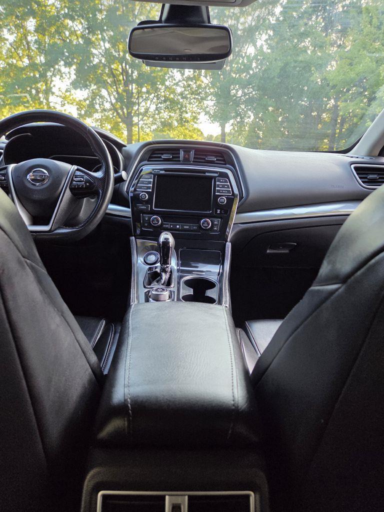 Nissan Maxima  2020