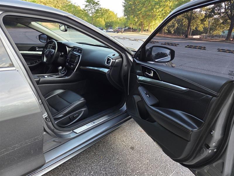 Nissan Maxima  2020