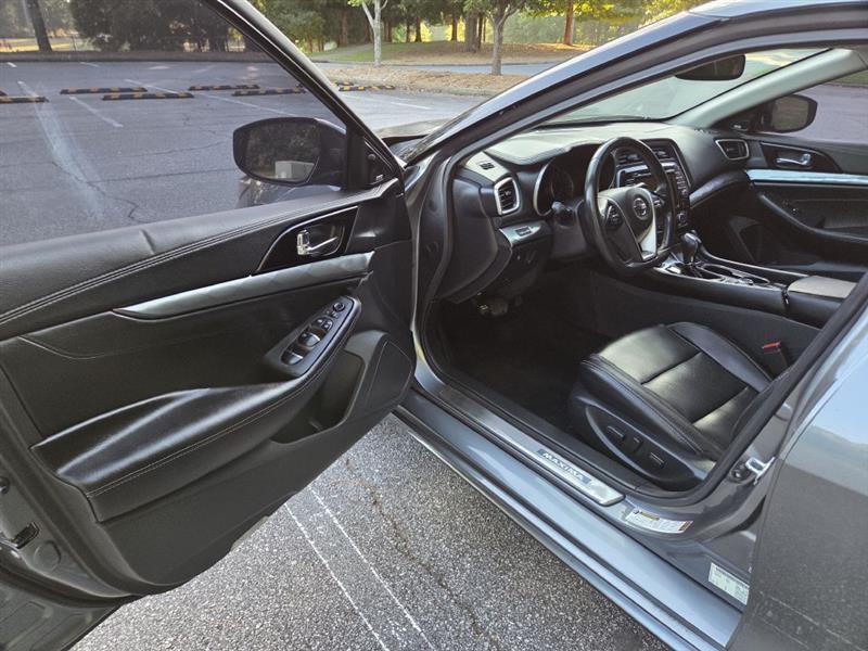 Nissan Maxima  2020