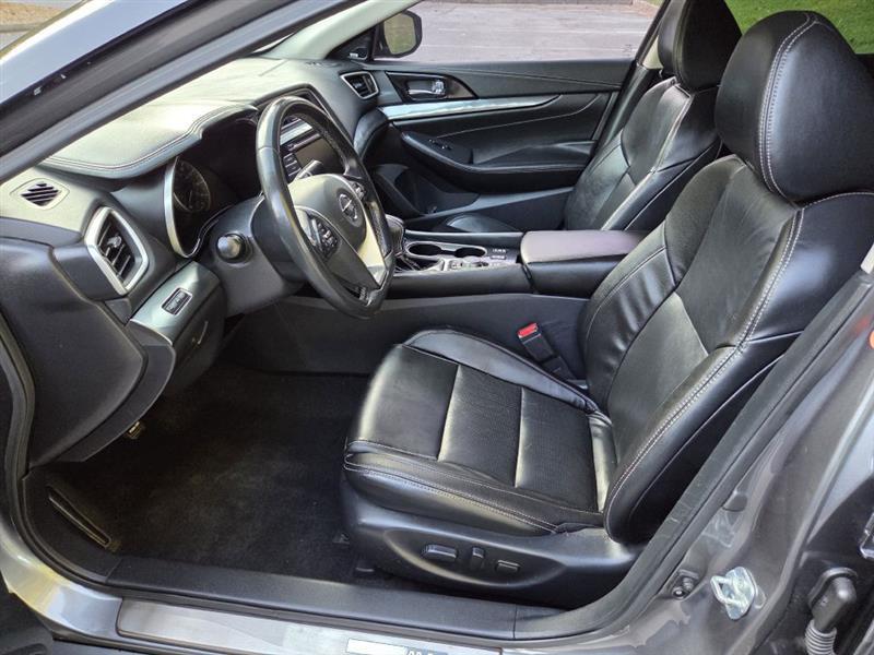 Nissan Maxima  2020