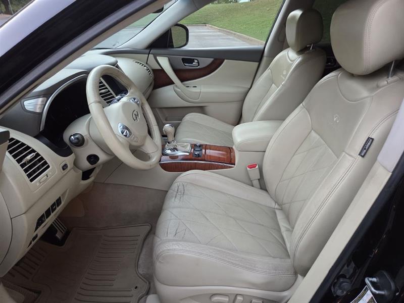 Infiniti QX70  2014