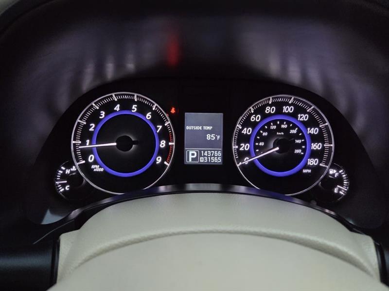 Infiniti QX70  2014
