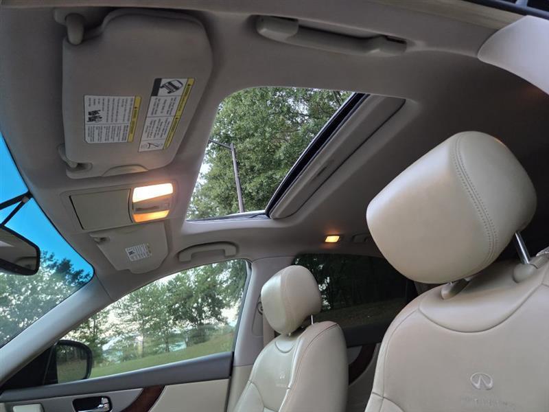 Infiniti QX70  2014