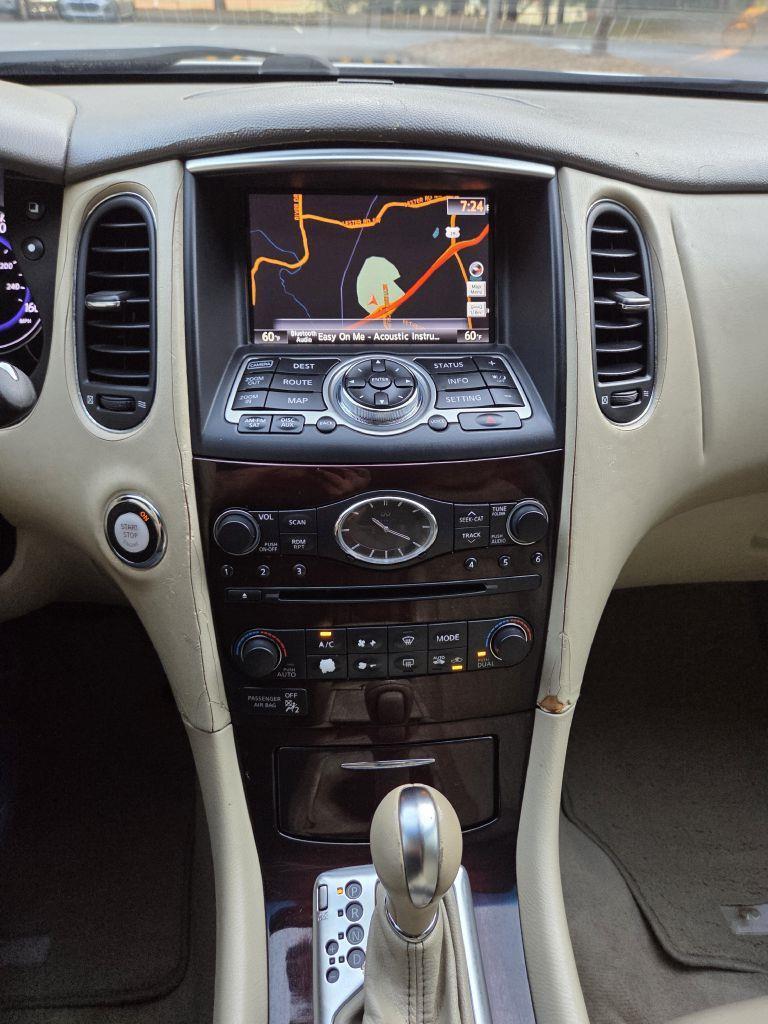 Infiniti EX  2012