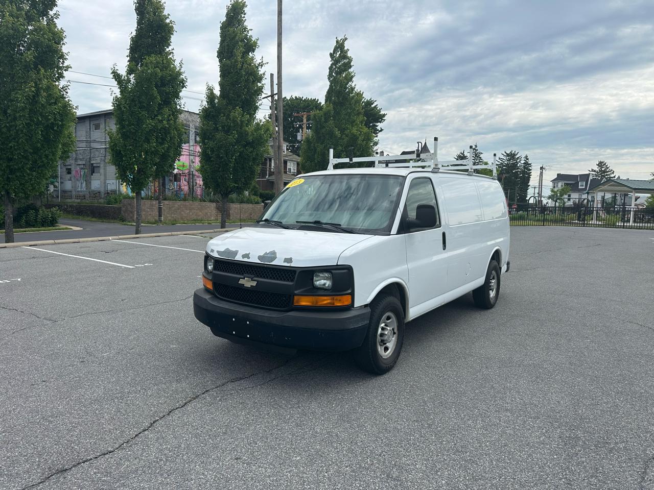 2013 Chevrolet Express's photo