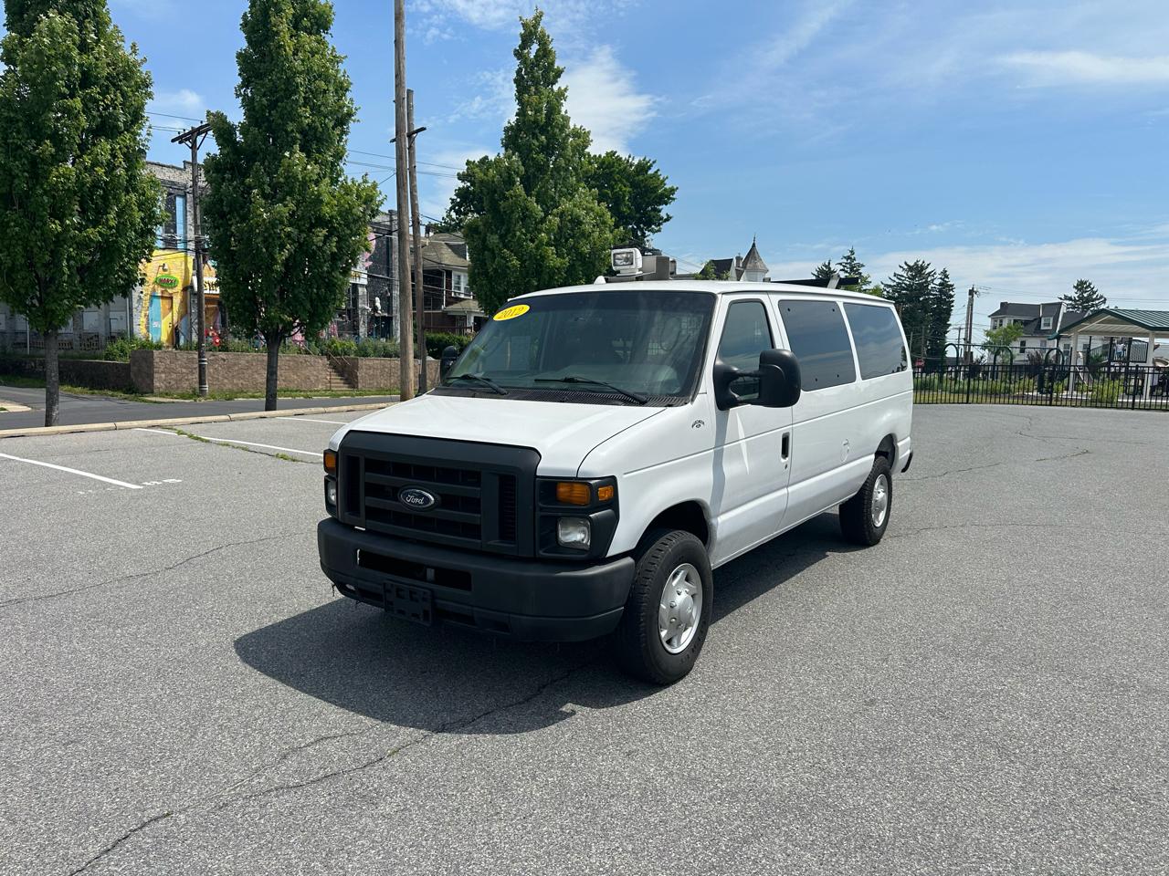 2012 Ford E-Series's photo