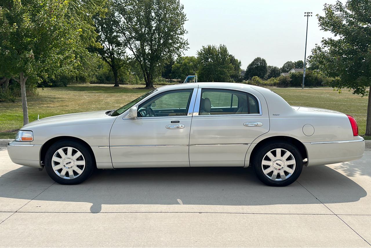 Lincoln Town Car Designer Series 2007