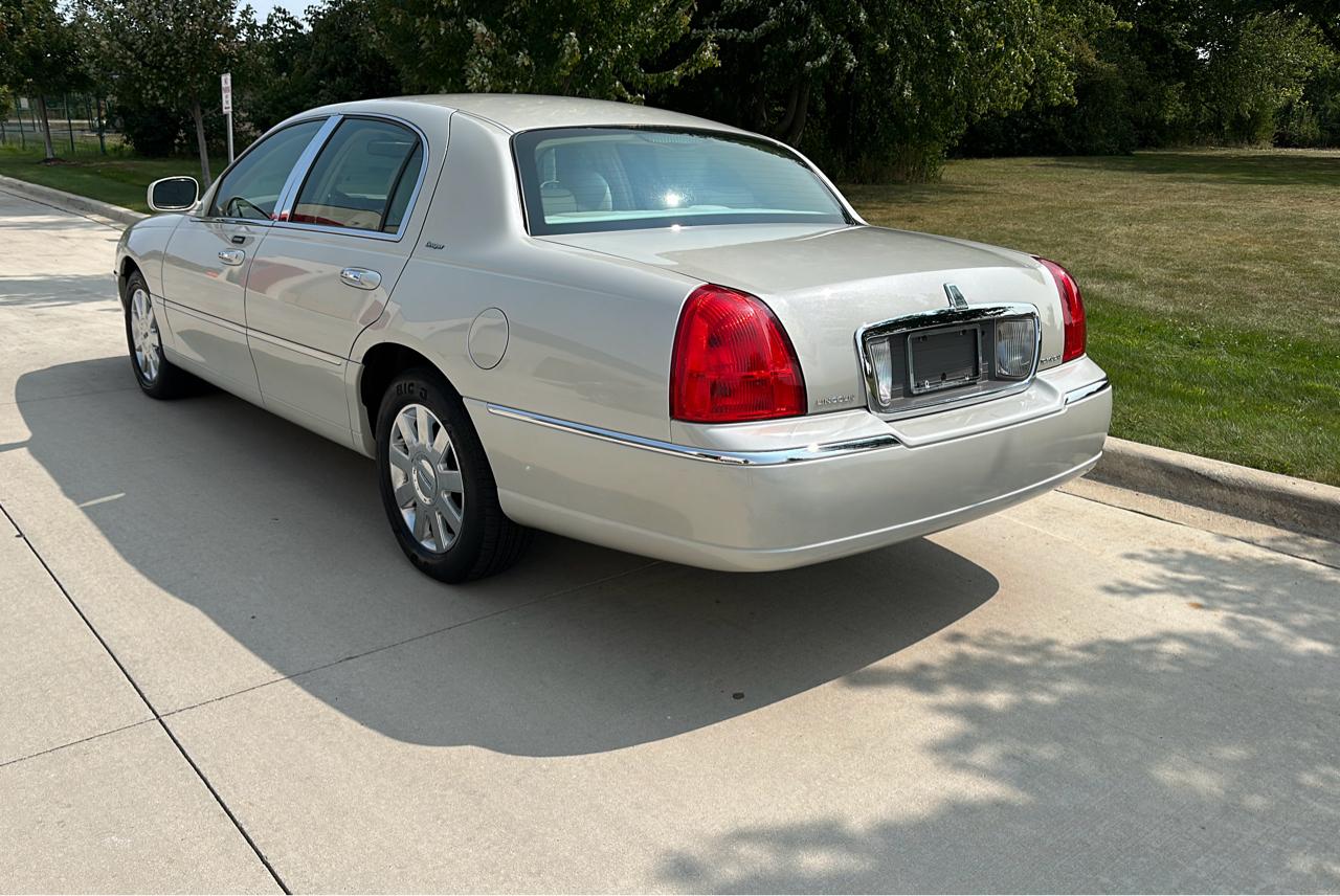 Lincoln Town Car Designer Series 2007