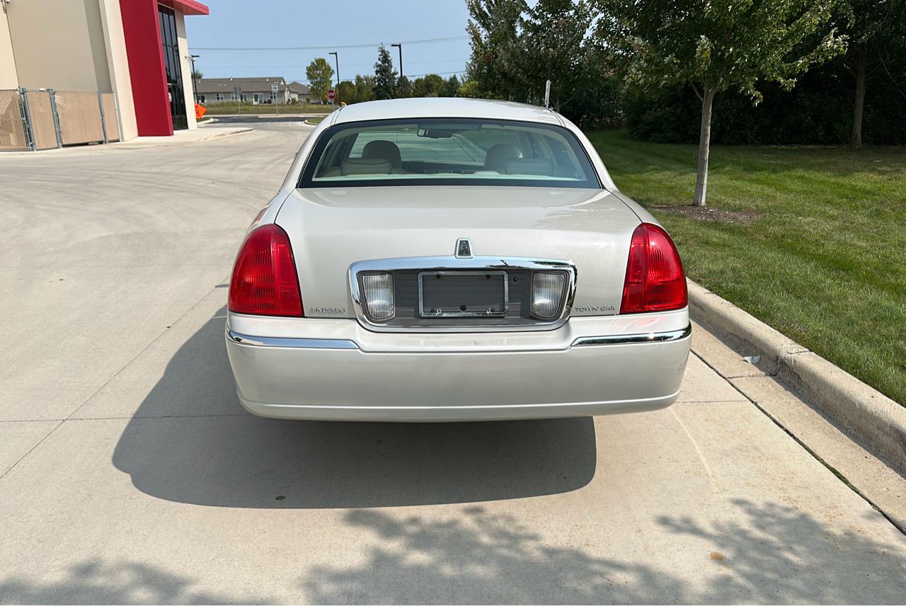 Lincoln Town Car Designer Series 2007