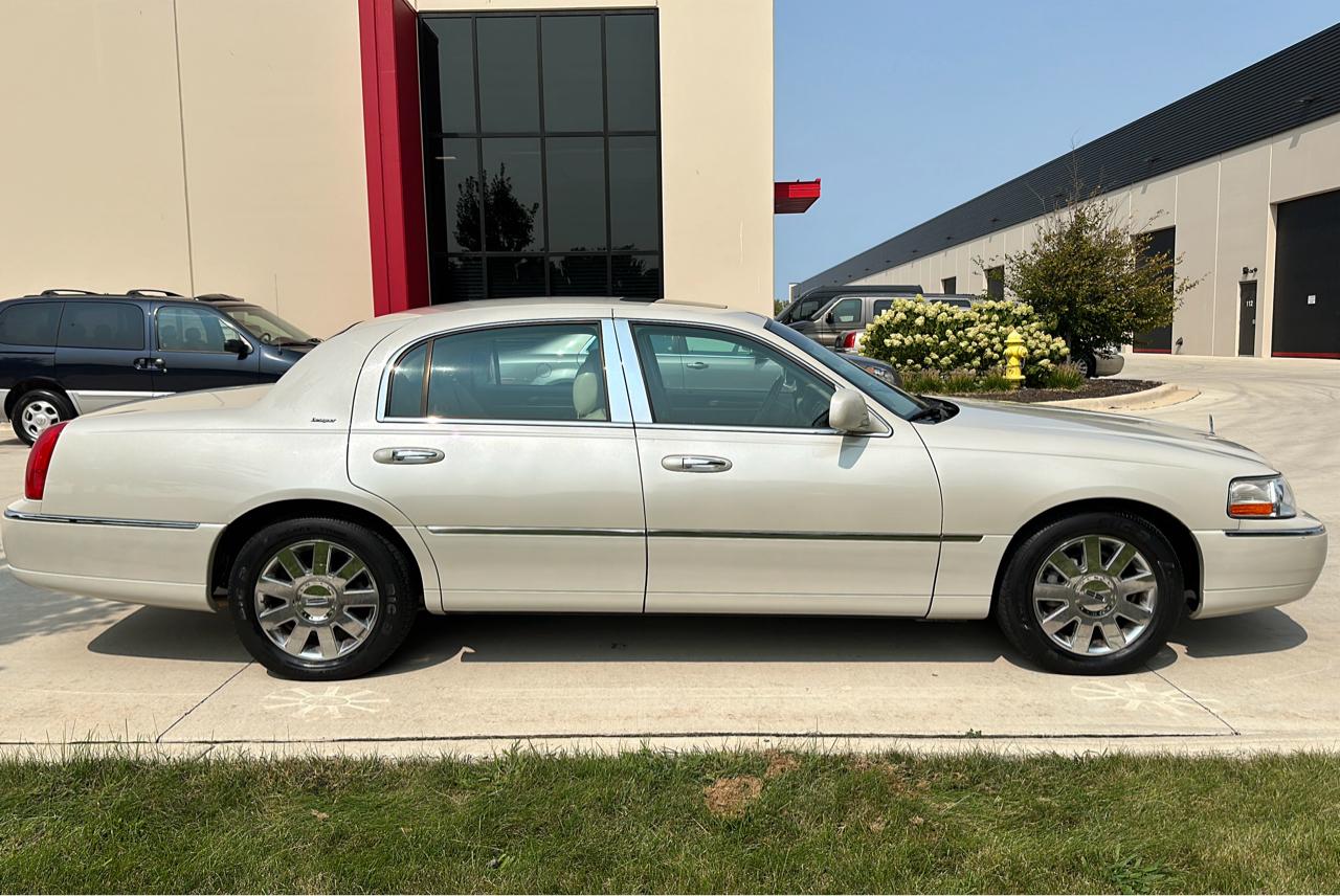 Lincoln Town Car Designer Series 2007