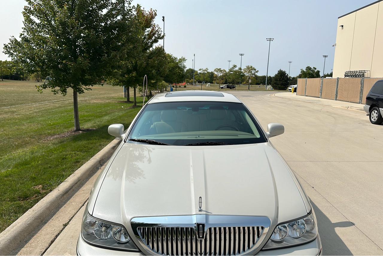 Lincoln Town Car Designer Series 2007