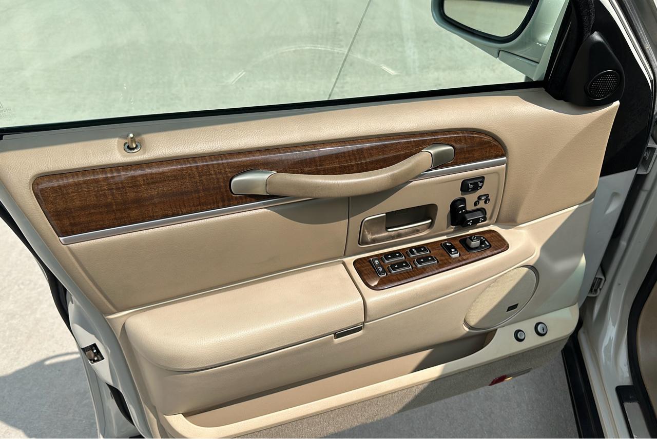 Lincoln Town Car Designer Series 2007