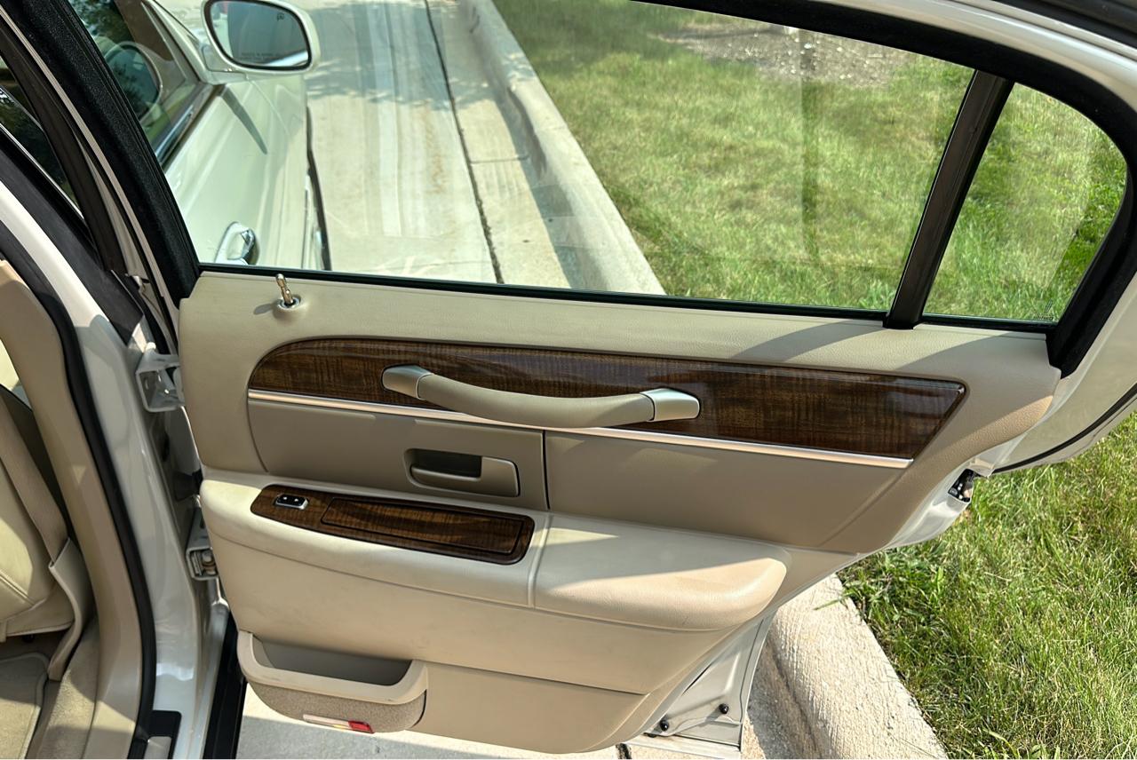 Lincoln Town Car Designer Series 2007