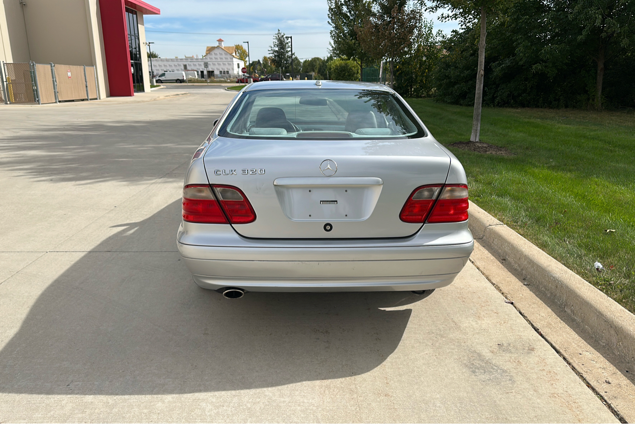 2002 Mercedes Benz CLK 320 photo 3