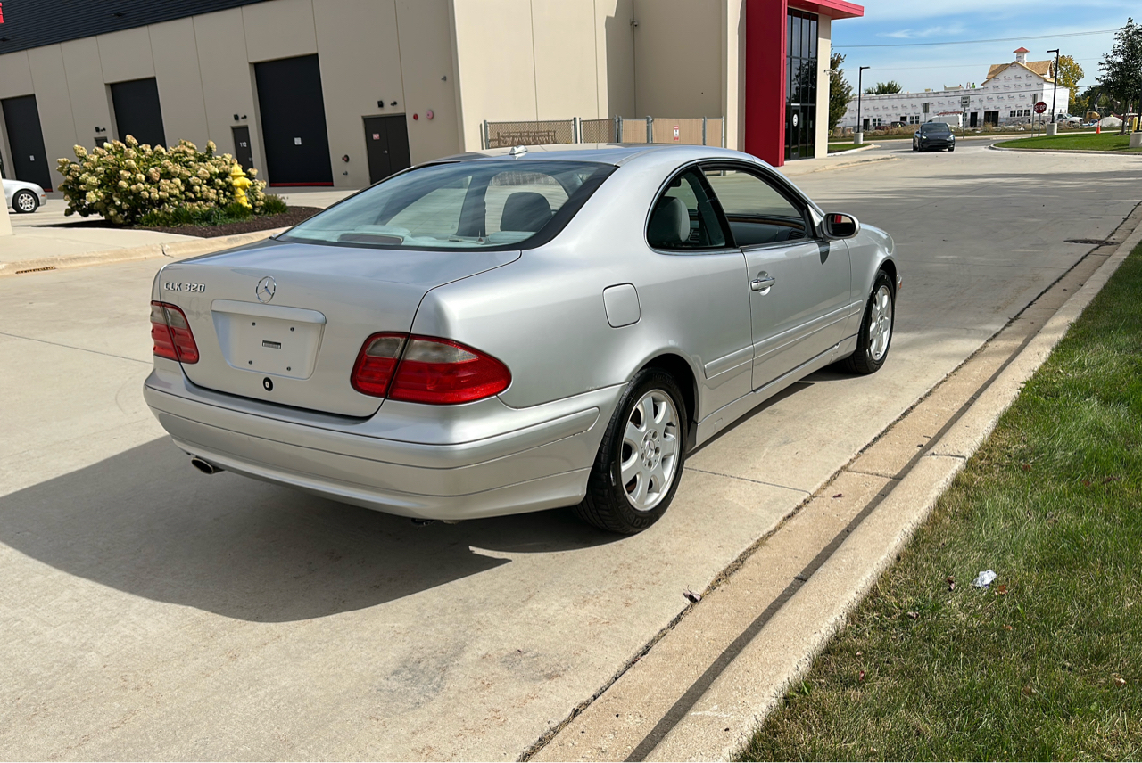 2002 Mercedes Benz CLK 320 photo 4