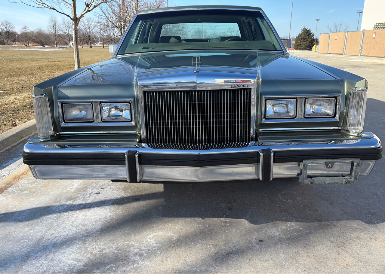 Lincoln Town Car Signature 1984