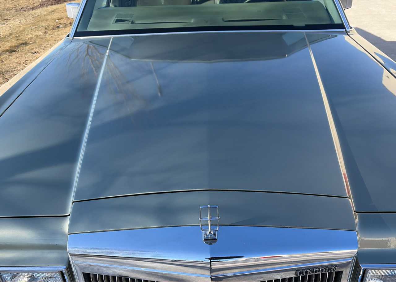 Lincoln Town Car Signature 1984