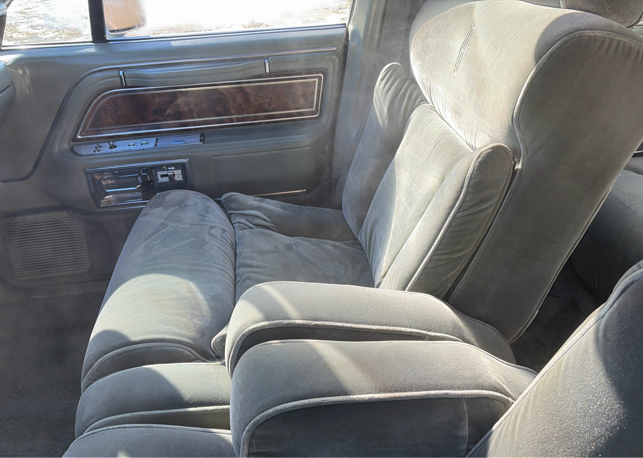 Lincoln Town Car Signature 1984