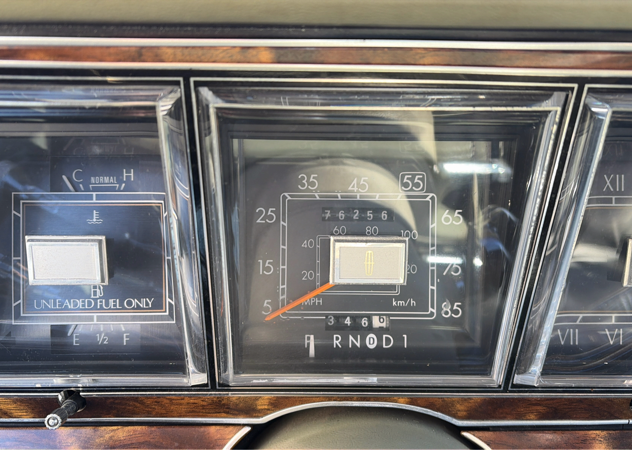 Lincoln Town Car Signature 1984