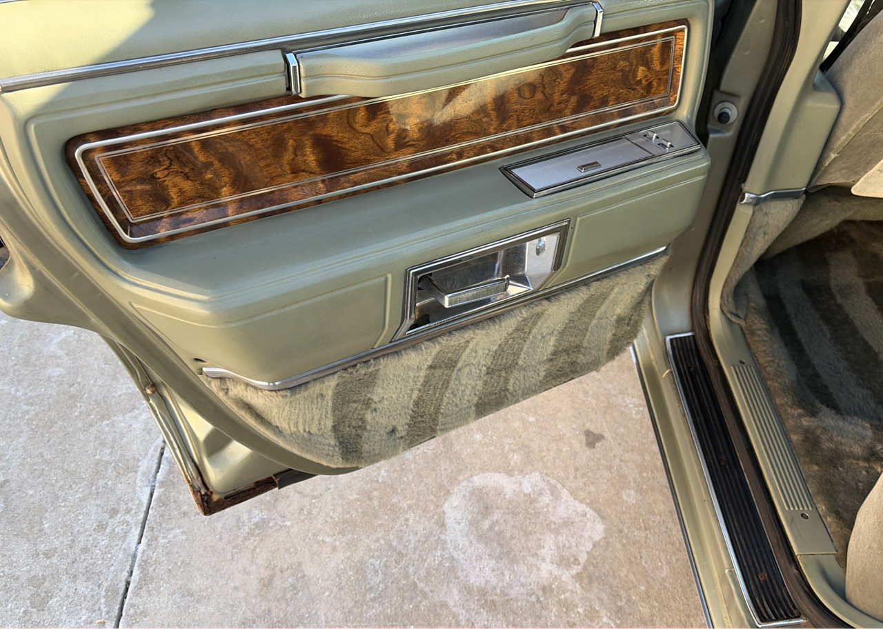 Lincoln Town Car Signature 1984