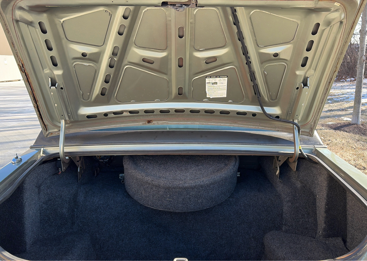 Lincoln Town Car Signature 1984