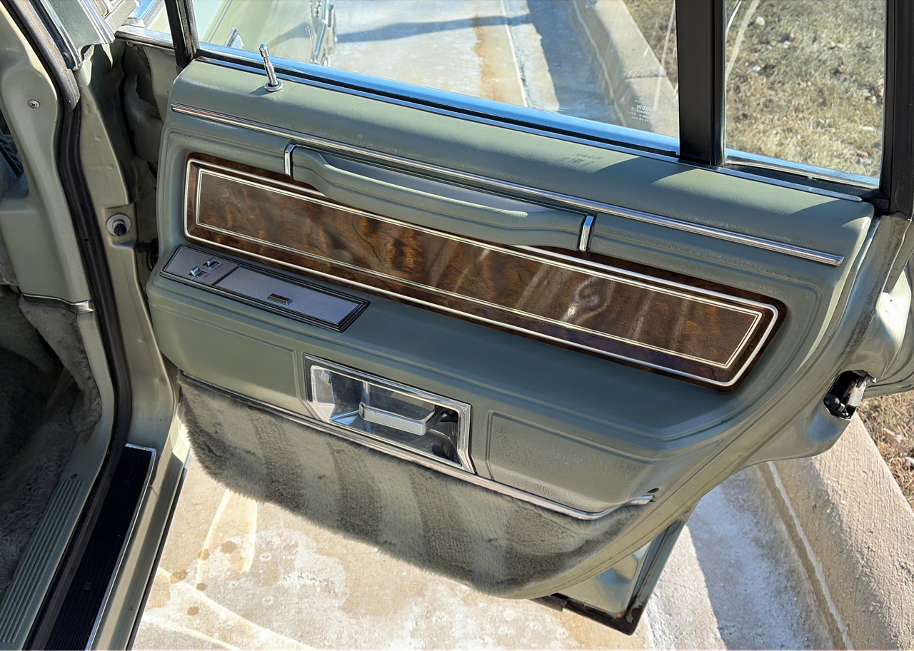 Lincoln Town Car Signature 1984