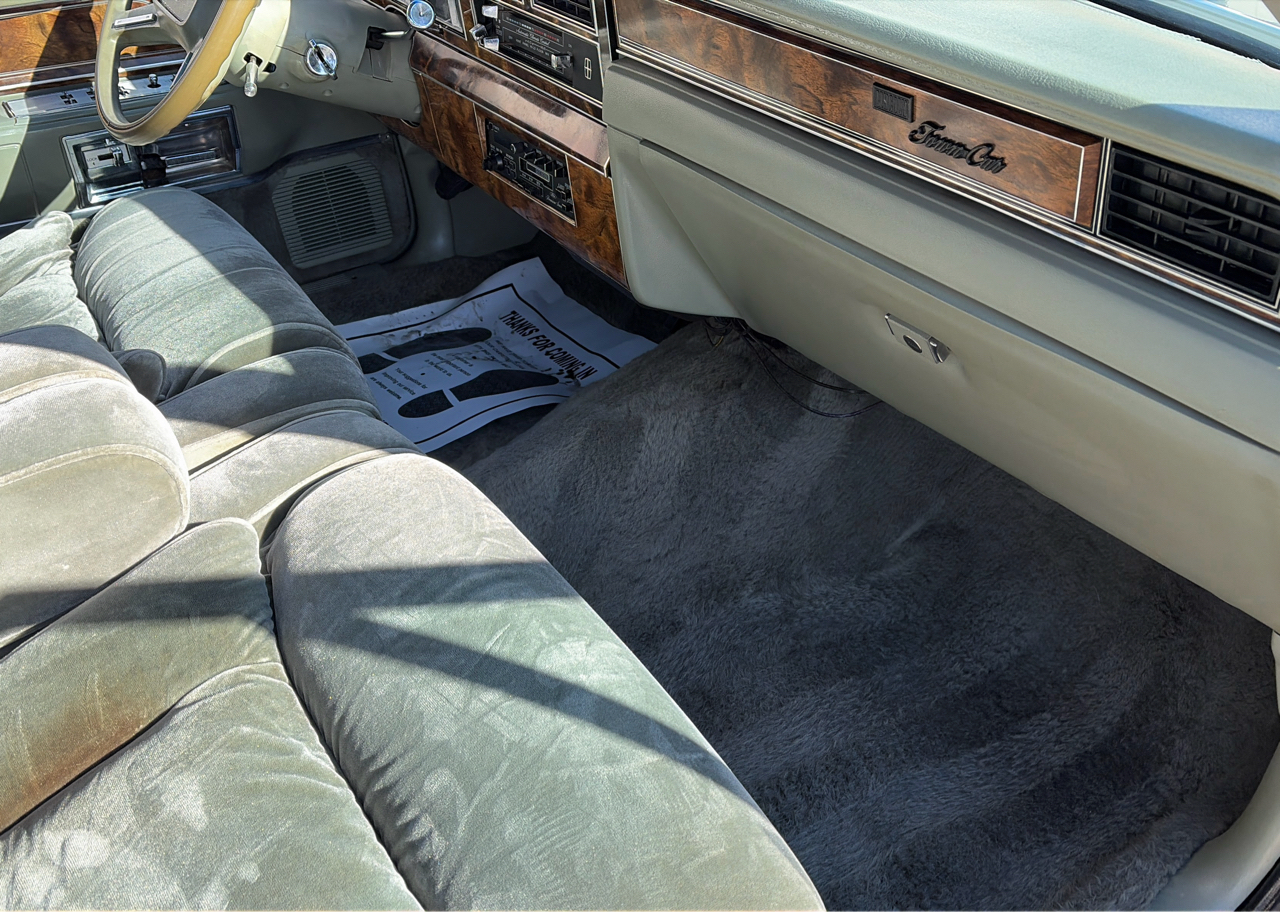 Lincoln Town Car Signature 1984