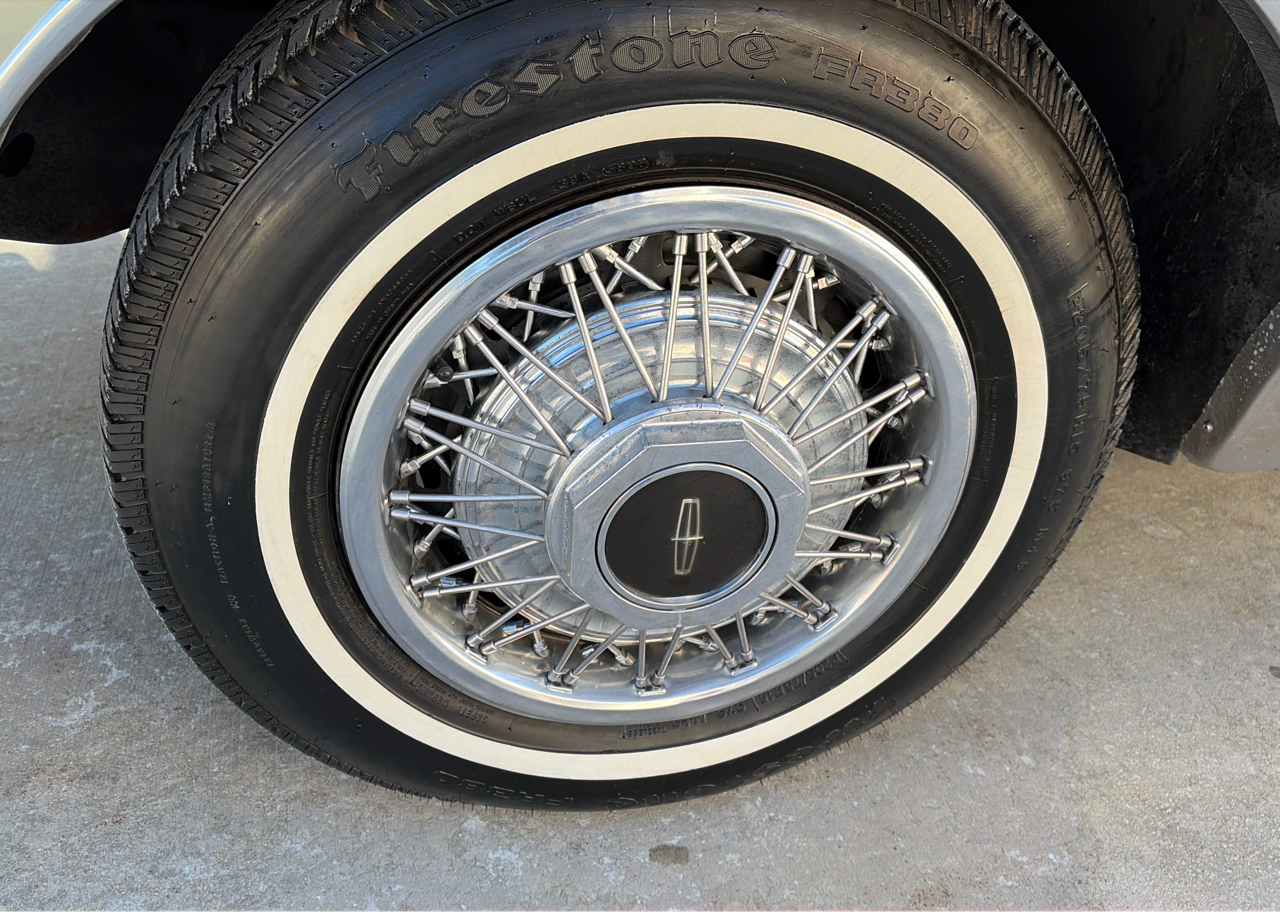 Lincoln Town Car Signature 1984