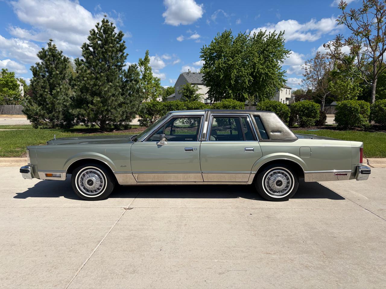Lincoln Town Car Signature 1984