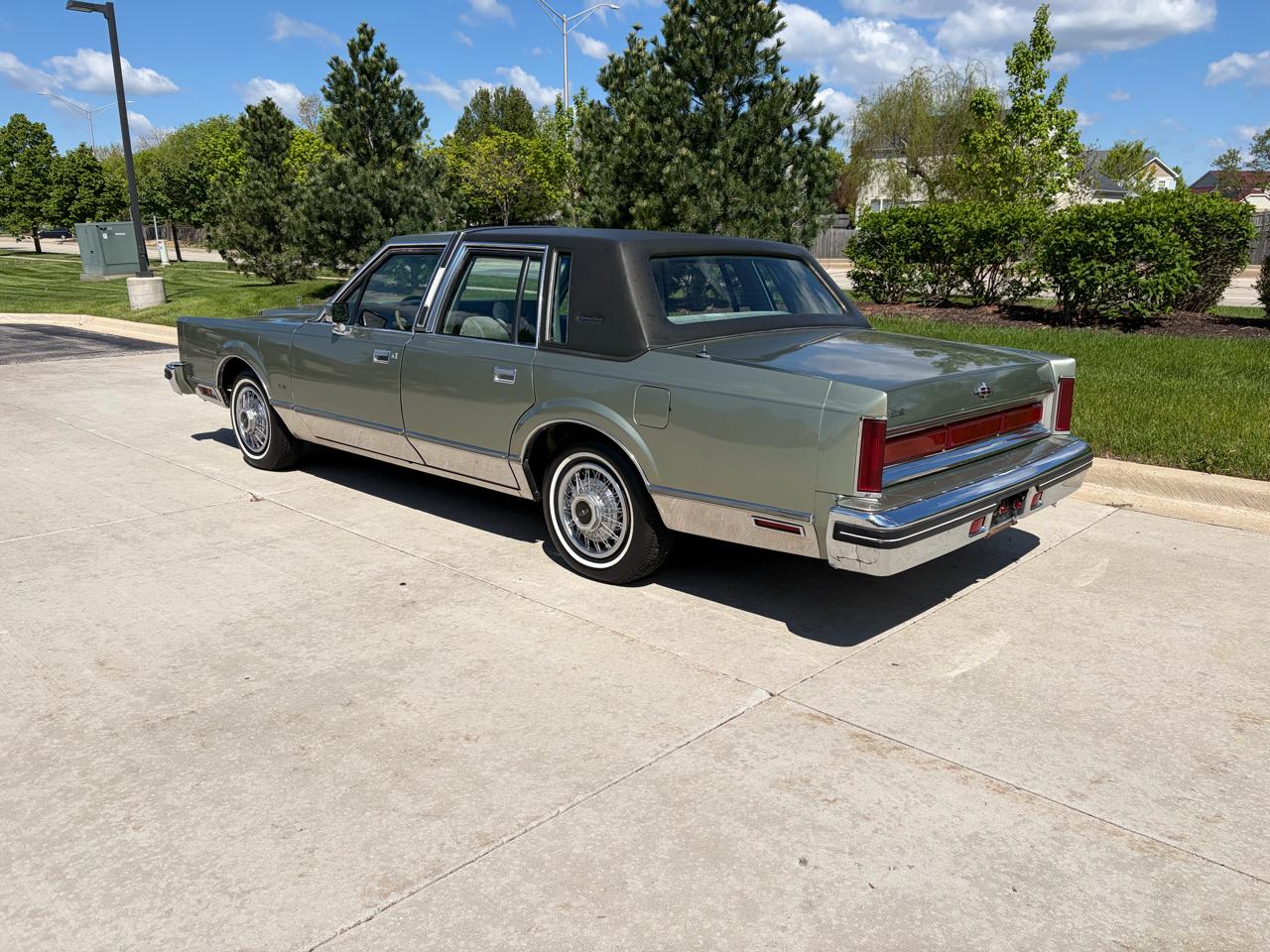 Lincoln Town Car Signature 1984