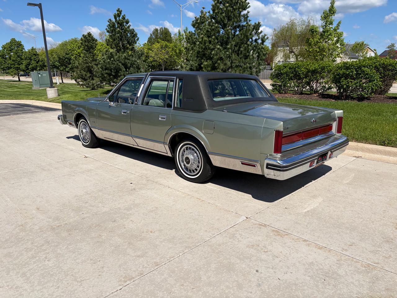 Lincoln Town Car Signature 1984