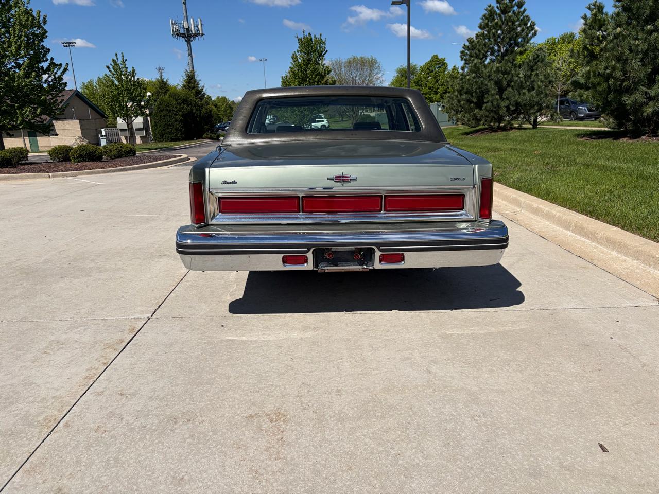 Lincoln Town Car Signature 1984