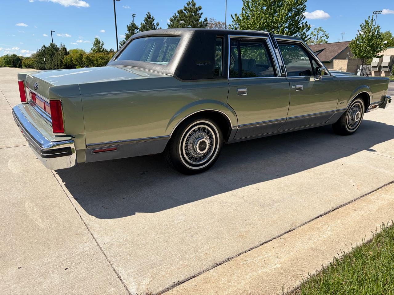 Lincoln Town Car Signature 1984