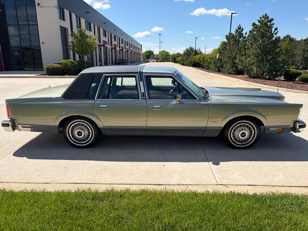 Lincoln Town Car Signature 1984