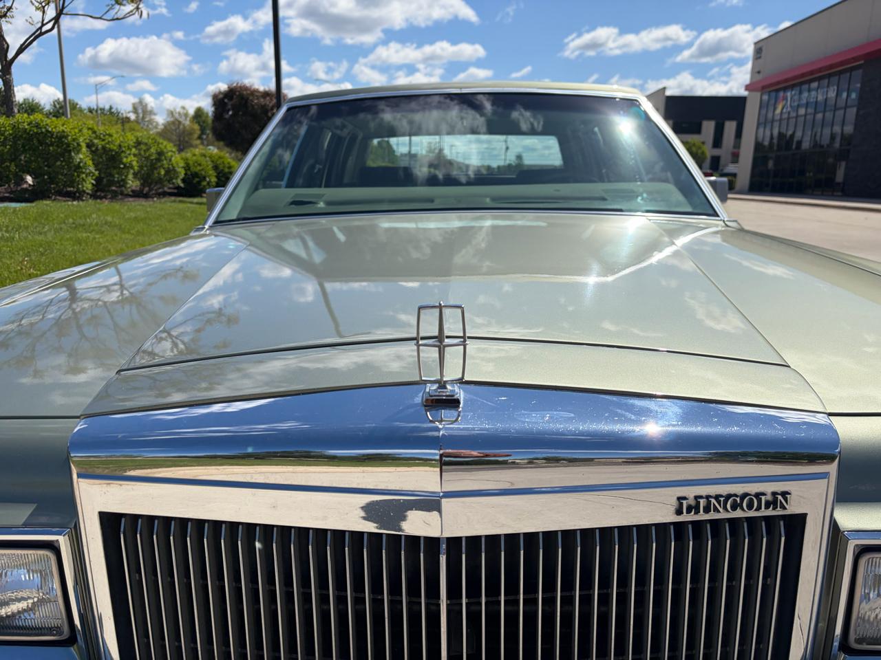 Lincoln Town Car Signature 1984