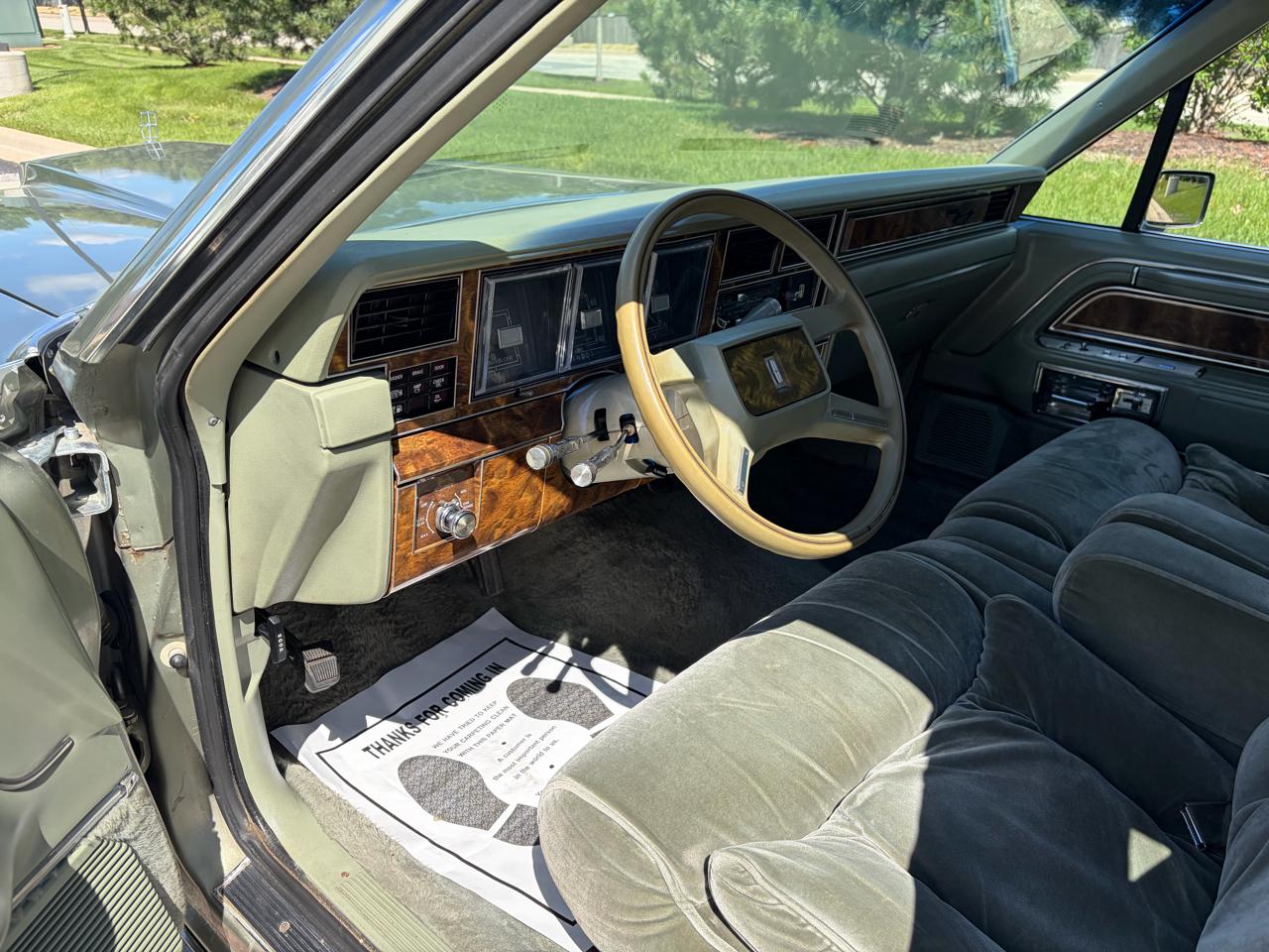 Lincoln Town Car Signature 1984