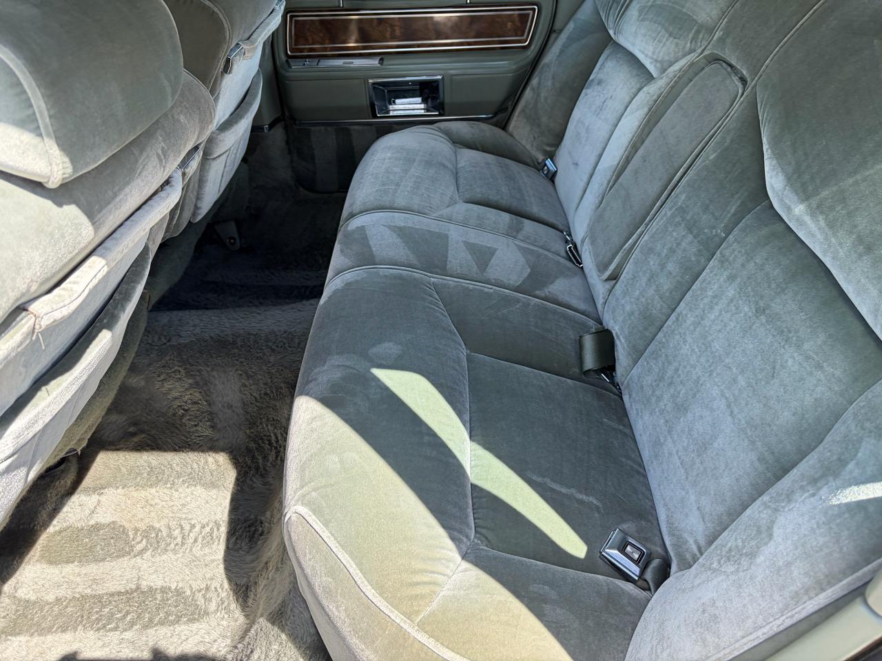 Lincoln Town Car Signature 1984