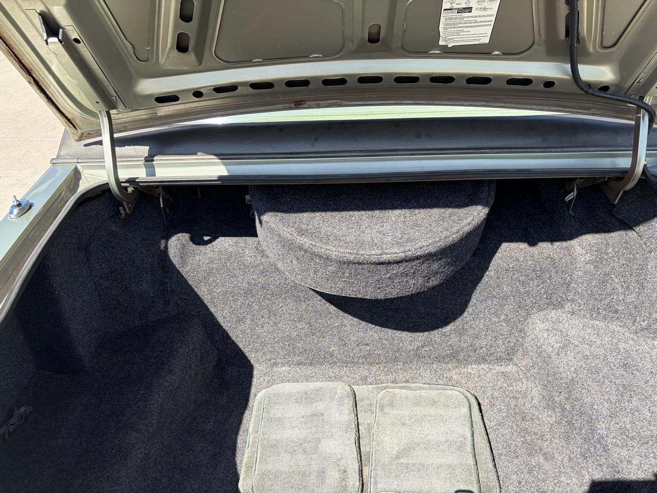 Lincoln Town Car Signature 1984