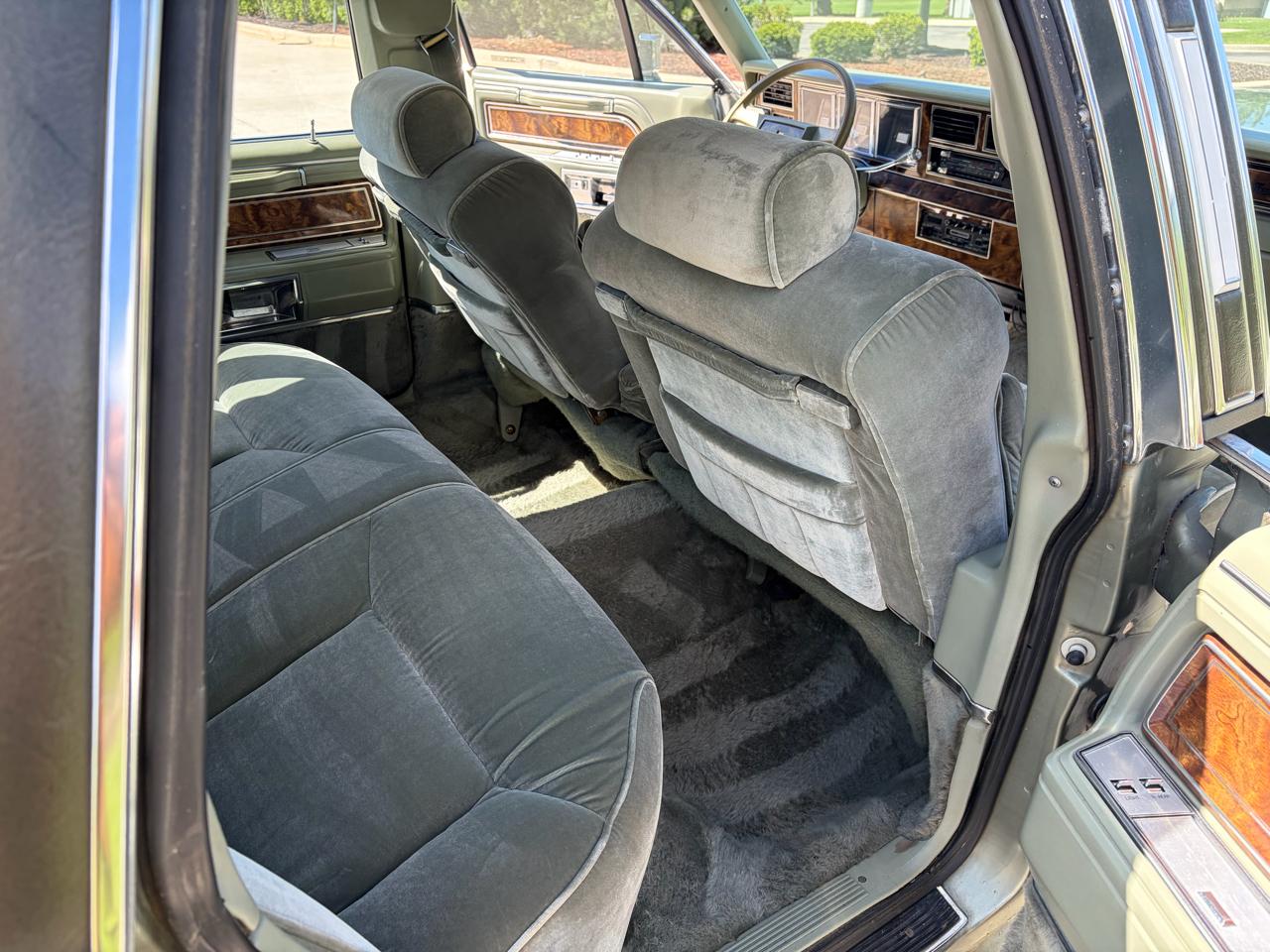 Lincoln Town Car Signature 1984