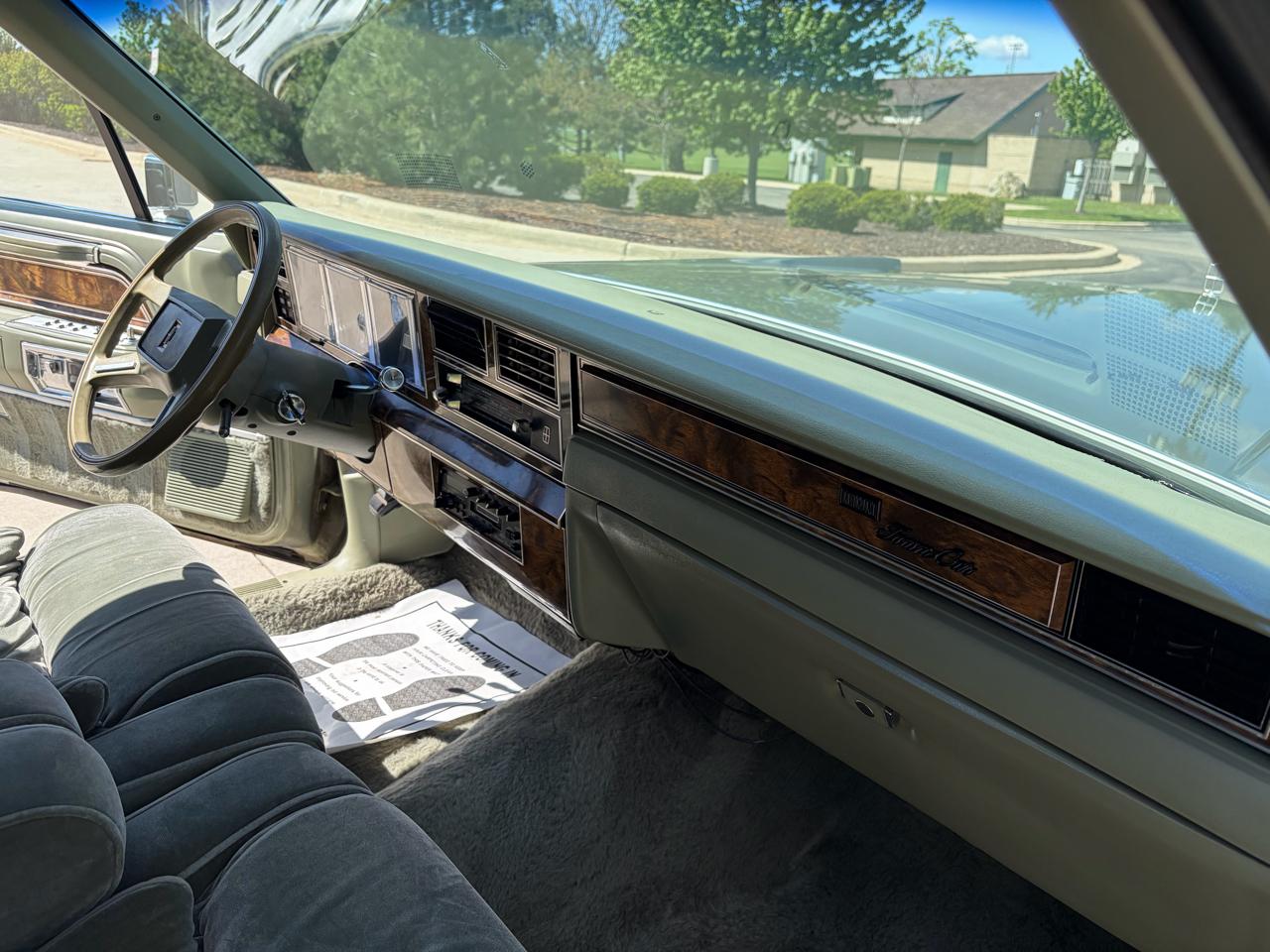 Lincoln Town Car Signature 1984
