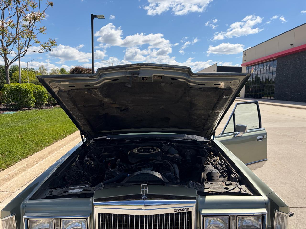 Lincoln Town Car Signature 1984