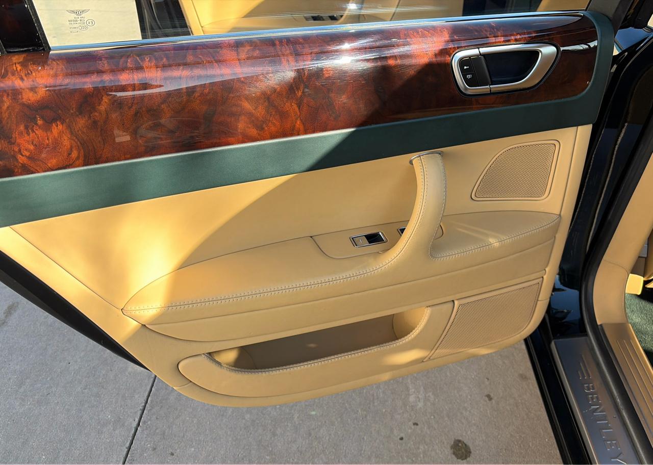 Bentley Continental Flying Spur Sedan 2006