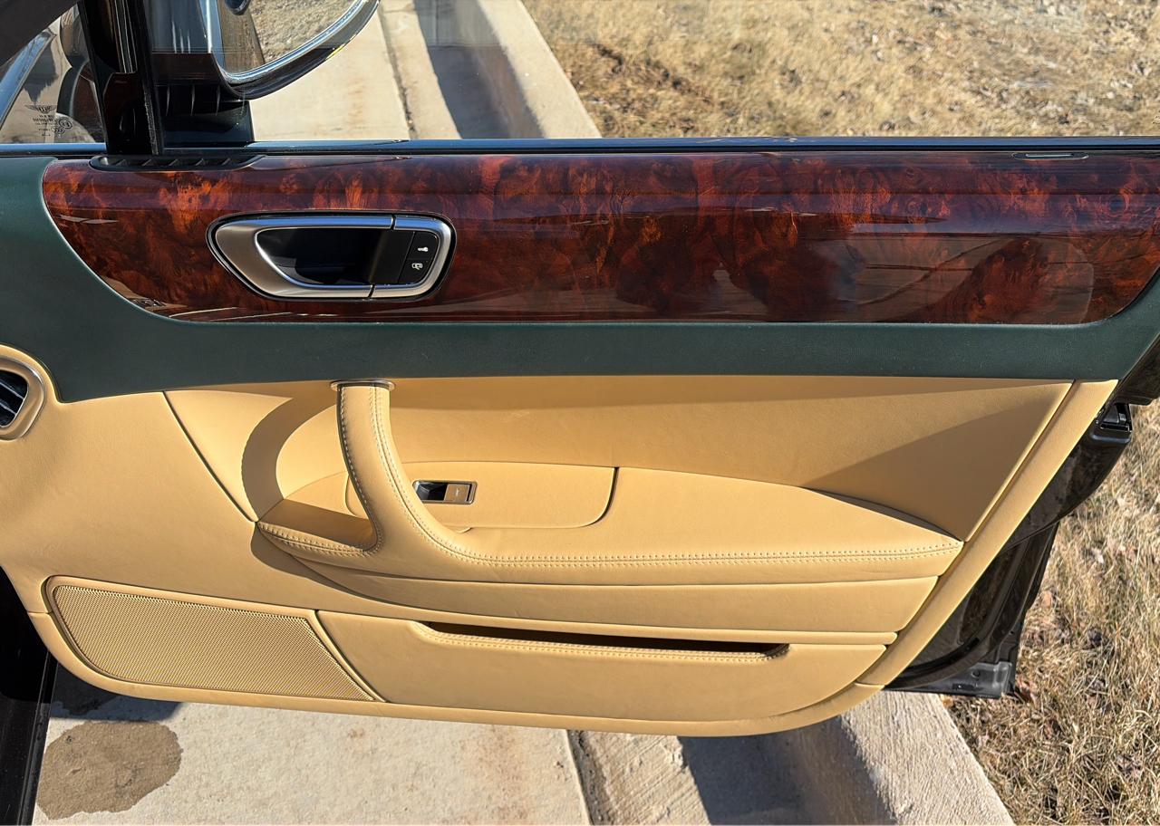 Bentley Continental Flying Spur Sedan 2006