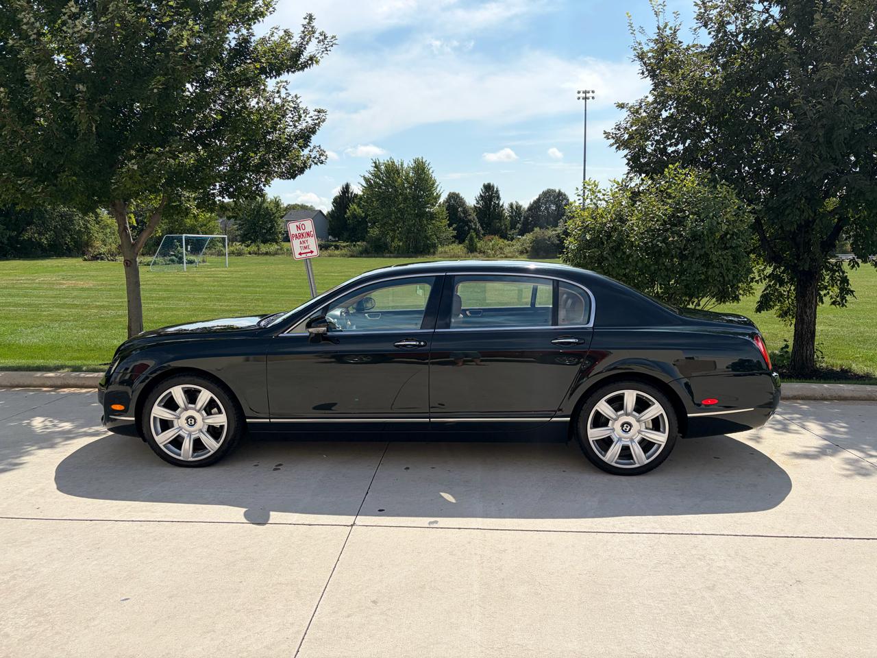 Bentley Continental Flying Spur Sedan 2006