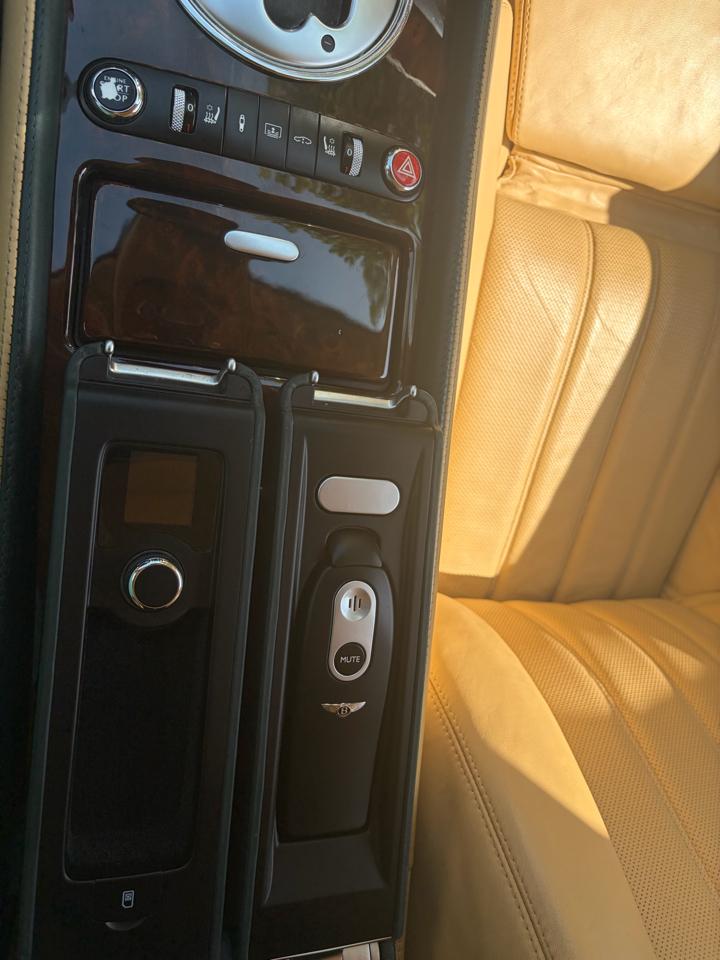 Bentley Continental Flying Spur Sedan 2006