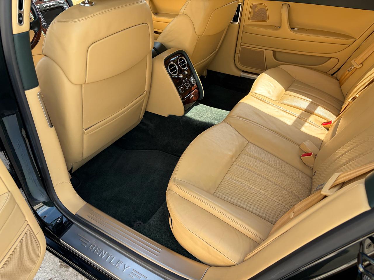 Bentley Continental Flying Spur Sedan 2006